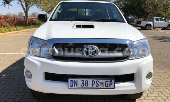 Acheter Occasion Voiture Toyota Hilux Blanc à Beitbridge, Matabeleland South Acheter Occasion Voiture Toyota Hilux Blanc à Beitbridge, Matabeleland South