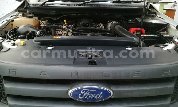 Nunua Ilio tumika Ford Ranger Nyeupe Gari ndani ya Beitbridge nchini Matabeleland Kusini Nunua Ilio tumika Ford Ranger Nyeupe Gari ndani ya Beitbridge nchini Matabeleland Kusini
