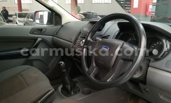 Nunua Ilio tumika Ford Ranger Nyeupe Gari ndani ya Beitbridge nchini Matabeleland Kusini Nunua Ilio tumika Ford Ranger Nyeupe Gari ndani ya Beitbridge nchini Matabeleland Kusini