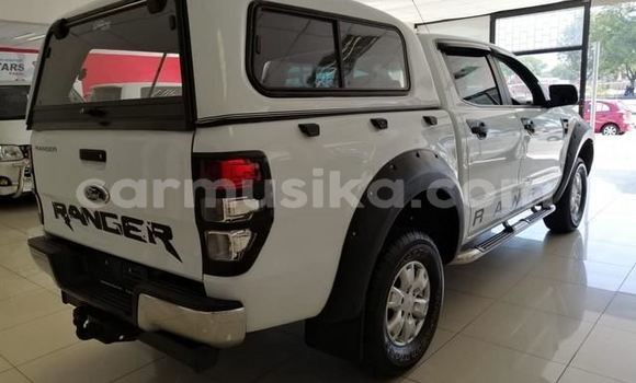 Nunua Ilio tumika Ford Ranger Nyeupe Gari ndani ya Beitbridge nchini Matabeleland Kusini Nunua Ilio tumika Ford Ranger Nyeupe Gari ndani ya Beitbridge nchini Matabeleland Kusini