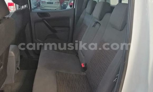 Nunua Ilio tumika Ford Ranger Nyeupe Gari ndani ya Beitbridge nchini Matabeleland Kusini Nunua Ilio tumika Ford Ranger Nyeupe Gari ndani ya Beitbridge nchini Matabeleland Kusini