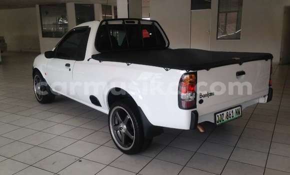 Acheter Occasion Voiture Ford Focus Blanc à Beitbridge, Matabeleland South Acheter Occasion Voiture Ford Focus Blanc à Beitbridge, Matabeleland South