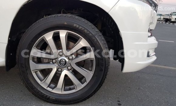 Tenga Imported Toyota Land Cruiser Chena Mota in Import - Dubai in Harare Tenga Imported Toyota Land Cruiser Chena Mota in Import - Dubai in Harare