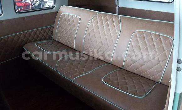 Tenga Tsaru Volkswagen Caravelle Zvimwe Mota in Beitbridge in Matabeleland South Tenga Tsaru Volkswagen Caravelle Zvimwe Mota in Beitbridge in Matabeleland South