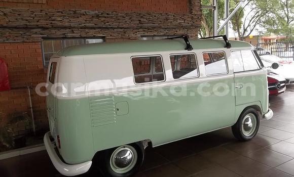 Tenga Tsaru Volkswagen Caravelle Zvimwe Mota in Beitbridge in Matabeleland South Tenga Tsaru Volkswagen Caravelle Zvimwe Mota in Beitbridge in Matabeleland South