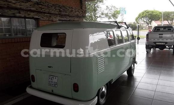Tenga Tsaru Volkswagen Caravelle Zvimwe Mota in Beitbridge in Matabeleland South Tenga Tsaru Volkswagen Caravelle Zvimwe Mota in Beitbridge in Matabeleland South