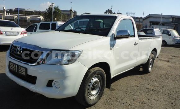 Acheter Occasion Voiture Toyota Hilux Blanc à Beitbridge, Matabeleland South Acheter Occasion Voiture Toyota Hilux Blanc à Beitbridge, Matabeleland South