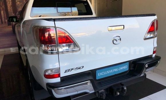 Acheter Occasion Voiture Mazda BT-50 Blanc à Beitbridge, Matabeleland South Acheter Occasion Voiture Mazda BT-50 Blanc à Beitbridge, Matabeleland South