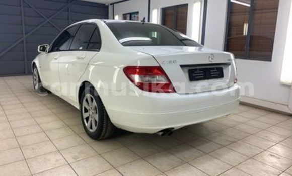 Acheter Occasion Voiture Mercedes‒Benz C–Class Blanc à Beitbridge, Matabeleland South Acheter Occasion Voiture Mercedes‒Benz C–Class Blanc à Beitbridge, Matabeleland South