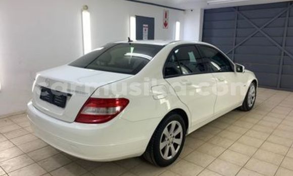 Acheter Occasion Voiture Mercedes‒Benz C–Class Blanc à Beitbridge, Matabeleland South Acheter Occasion Voiture Mercedes‒Benz C–Class Blanc à Beitbridge, Matabeleland South