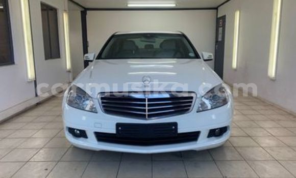 Acheter Occasion Voiture Mercedes‒Benz C–Class Blanc à Beitbridge, Matabeleland South Acheter Occasion Voiture Mercedes‒Benz C–Class Blanc à Beitbridge, Matabeleland South