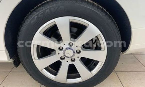 Acheter Occasion Voiture Mercedes‒Benz C–Class Blanc à Beitbridge, Matabeleland South Acheter Occasion Voiture Mercedes‒Benz C–Class Blanc à Beitbridge, Matabeleland South