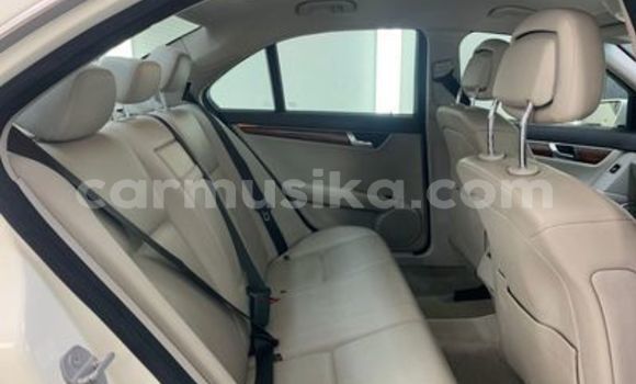 Acheter Occasion Voiture Mercedes‒Benz C–Class Blanc à Beitbridge, Matabeleland South Acheter Occasion Voiture Mercedes‒Benz C–Class Blanc à Beitbridge, Matabeleland South
