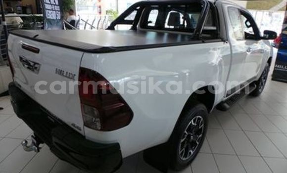 Nunua Ilio tumika Toyota Hilux Nyeupe Gari ndani ya Beitbridge nchini Matabeleland Kusini Nunua Ilio tumika Toyota Hilux Nyeupe Gari ndani ya Beitbridge nchini Matabeleland Kusini