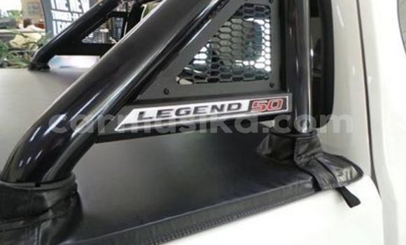 Nunua Ilio tumika Toyota Hilux Nyeupe Gari ndani ya Beitbridge nchini Matabeleland Kusini Nunua Ilio tumika Toyota Hilux Nyeupe Gari ndani ya Beitbridge nchini Matabeleland Kusini