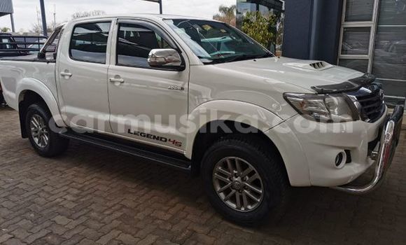 Buy Used Toyota Hilux White Car in Harare in Harare Buy Used Toyota Hilux White Car in Harare in Harare