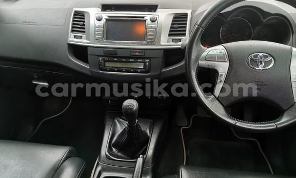 Buy Used Toyota Hilux White Car in Harare in Harare Buy Used Toyota Hilux White Car in Harare in Harare