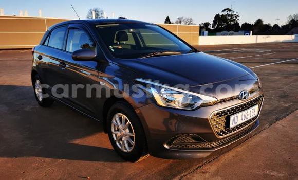 Nunua Ilio tumika Hyundai i20 Fedha Gari ndani ya Beitbridge nchini Matabeleland Kusini