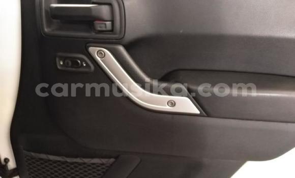 Acheter Occasion Voiture Jeep Commander Blanc à Beitbridge, Matabeleland South Acheter Occasion Voiture Jeep Commander Blanc à Beitbridge, Matabeleland South