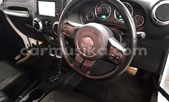 Acheter Occasion Voiture Jeep Commander Blanc à Beitbridge, Matabeleland South Acheter Occasion Voiture Jeep Commander Blanc à Beitbridge, Matabeleland South