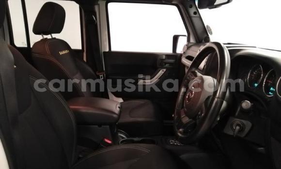 Acheter Occasion Voiture Jeep Commander Blanc à Beitbridge, Matabeleland South Acheter Occasion Voiture Jeep Commander Blanc à Beitbridge, Matabeleland South