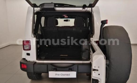 Acheter Occasion Voiture Jeep Commander Blanc à Beitbridge, Matabeleland South Acheter Occasion Voiture Jeep Commander Blanc à Beitbridge, Matabeleland South