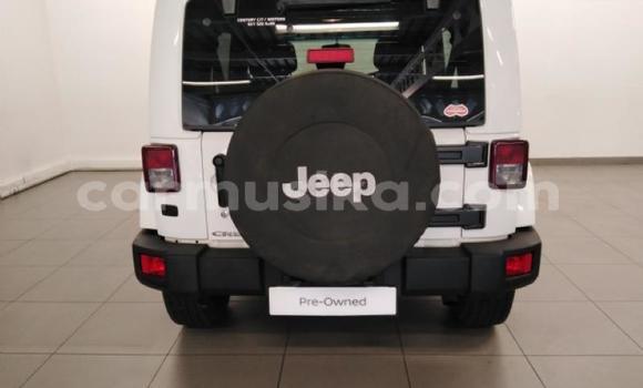 Acheter Occasion Voiture Jeep Commander Blanc à Beitbridge, Matabeleland South Acheter Occasion Voiture Jeep Commander Blanc à Beitbridge, Matabeleland South