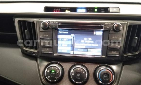 Acheter Occasion Voiture Toyota RAV4 Blanc à Beitbridge, Matabeleland South Acheter Occasion Voiture Toyota RAV4 Blanc à Beitbridge, Matabeleland South