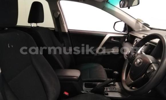 Acheter Occasion Voiture Toyota RAV4 Blanc à Beitbridge, Matabeleland South Acheter Occasion Voiture Toyota RAV4 Blanc à Beitbridge, Matabeleland South