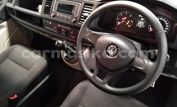 Acheter Occasion Voiture Volkswagen Caravelle Blanc à Beitbridge, Matabeleland South Acheter Occasion Voiture Volkswagen Caravelle Blanc à Beitbridge, Matabeleland South