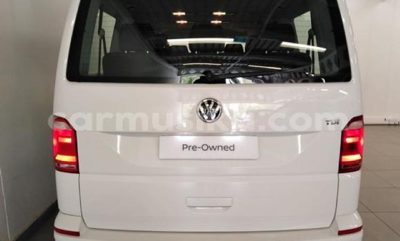 Acheter Occasion Voiture Volkswagen Caravelle Blanc à Beitbridge, Matabeleland South Acheter Occasion Voiture Volkswagen Caravelle Blanc à Beitbridge, Matabeleland South
