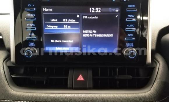 Nunua Ilio tumika Toyota RAV4 Nyeupe Gari ndani ya Beitbridge nchini Matabeleland Kusini Nunua Ilio tumika Toyota RAV4 Nyeupe Gari ndani ya Beitbridge nchini Matabeleland Kusini