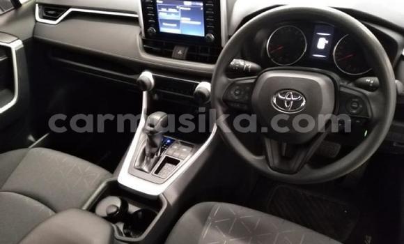 Nunua Ilio tumika Toyota RAV4 Nyeupe Gari ndani ya Beitbridge nchini Matabeleland Kusini Nunua Ilio tumika Toyota RAV4 Nyeupe Gari ndani ya Beitbridge nchini Matabeleland Kusini