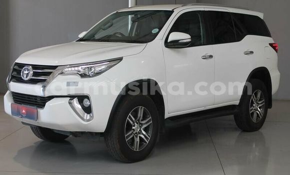 Buy Used Toyota Fortuner White Car in Avondale in Harare Buy Used Toyota Fortuner White Car in Avondale in Harare