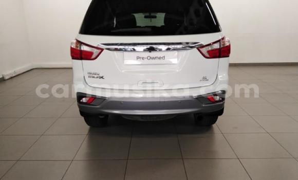 Tenga Tsaru Isuzu D–MAX Chena Mota in Beitbridge in Matabeleland South Tenga Tsaru Isuzu D–MAX Chena Mota in Beitbridge in Matabeleland South