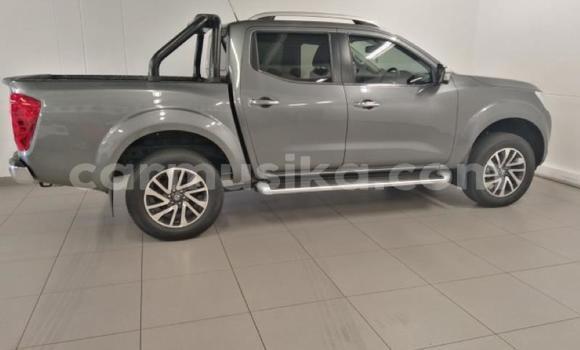 Buy Used Nissan Navara Silver Car in Beitbridge in Matabeleland South