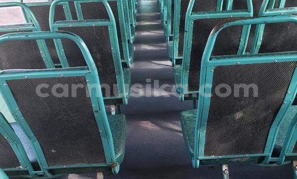 Acheter Occasion Utilitaire Hino 300 Series Blanc à Beitbridge, Matabeleland South Acheter Occasion Utilitaire Hino 300 Series Blanc à Beitbridge, Matabeleland South