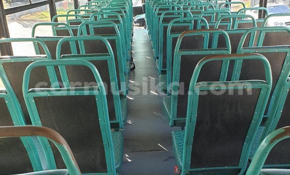 Acheter Occasion Utilitaire Hino 300 Series Blanc à Beitbridge, Matabeleland South Acheter Occasion Utilitaire Hino 300 Series Blanc à Beitbridge, Matabeleland South