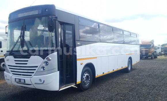 Nunua Ilio tumika Man Silent Nyeupe Lori ndani ya Beitbridge nchini Matabeleland Kusini