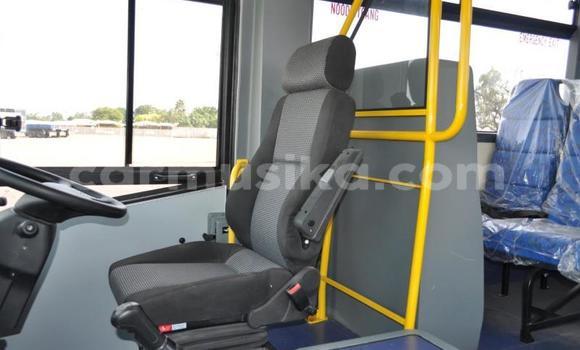 Acheter Occasion Utilitaire Man Silent Blanc à Beitbridge, Matabeleland South Acheter Occasion Utilitaire Man Silent Blanc à Beitbridge, Matabeleland South