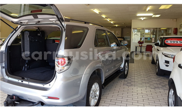 Buy Used Toyota Fortuner Silver Car in Avondale in Harare Buy Used Toyota Fortuner Silver Car in Avondale in Harare