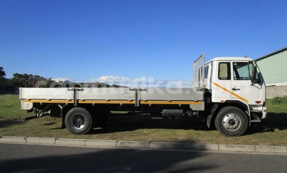 Acheter Occasion Utilitaire Nissan UD Blanc à Beitbridge, Matabeleland South Acheter Occasion Utilitaire Nissan UD Blanc à Beitbridge, Matabeleland South