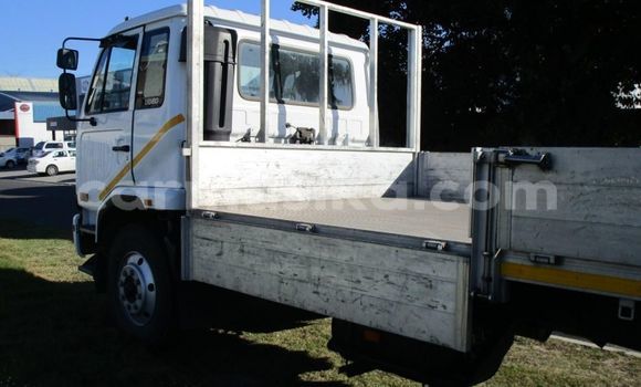 Acheter Occasion Utilitaire Nissan UD Blanc à Beitbridge, Matabeleland South Acheter Occasion Utilitaire Nissan UD Blanc à Beitbridge, Matabeleland South