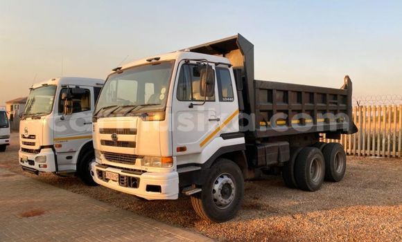 Nunua Ilio tumika Nissan UD Nyeupe Lori ndani ya Beitbridge nchini Matabeleland Kusini