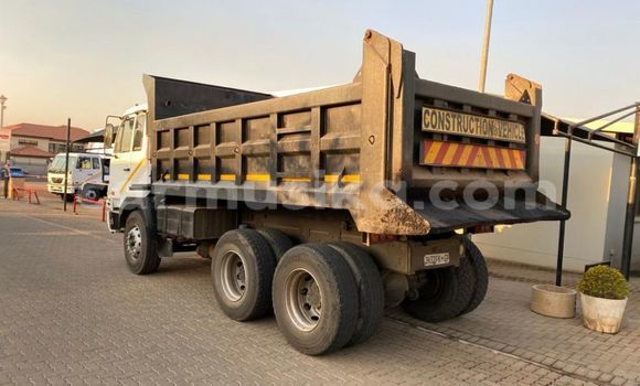 Acheter Occasion Utilitaire Nissan UD Blanc à Beitbridge, Matabeleland South Acheter Occasion Utilitaire Nissan UD Blanc à Beitbridge, Matabeleland South