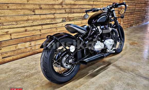 Acheter Occasion Moto Triumph Bonneville Gris à Beitbridge, Matabeleland South Acheter Occasion Moto Triumph Bonneville Gris à Beitbridge, Matabeleland South