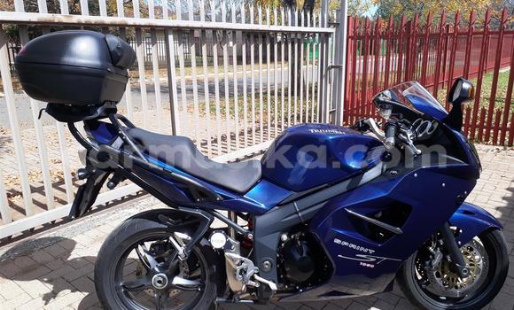 Acheter Occasion Moto Triumph Sprint Bleu à Beitbridge, Matabeleland South Acheter Occasion Moto Triumph Sprint Bleu à Beitbridge, Matabeleland South