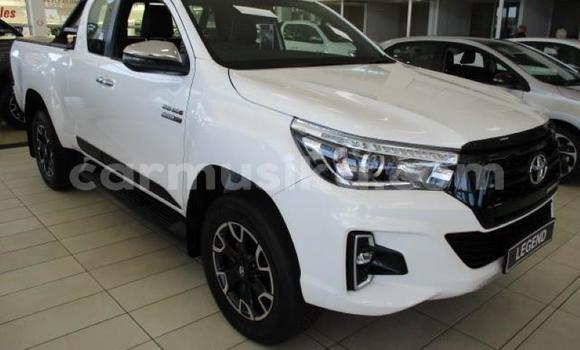 Buy Used Toyota Hilux White Car in Beitbridge in Matabeleland South Buy Used Toyota Hilux White Car in Beitbridge in Matabeleland South