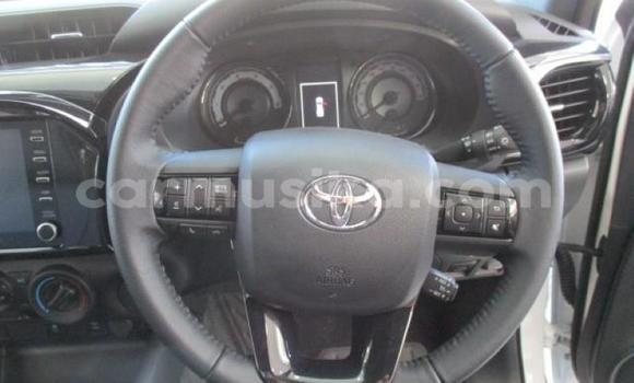 Buy Used Toyota Hilux White Car in Beitbridge in Matabeleland South Buy Used Toyota Hilux White Car in Beitbridge in Matabeleland South