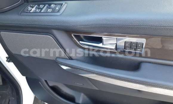 Acheter Occasion Voiture Land Rover Range Rover Blanc à Beitbridge, Matabeleland South Acheter Occasion Voiture Land Rover Range Rover Blanc à Beitbridge, Matabeleland South